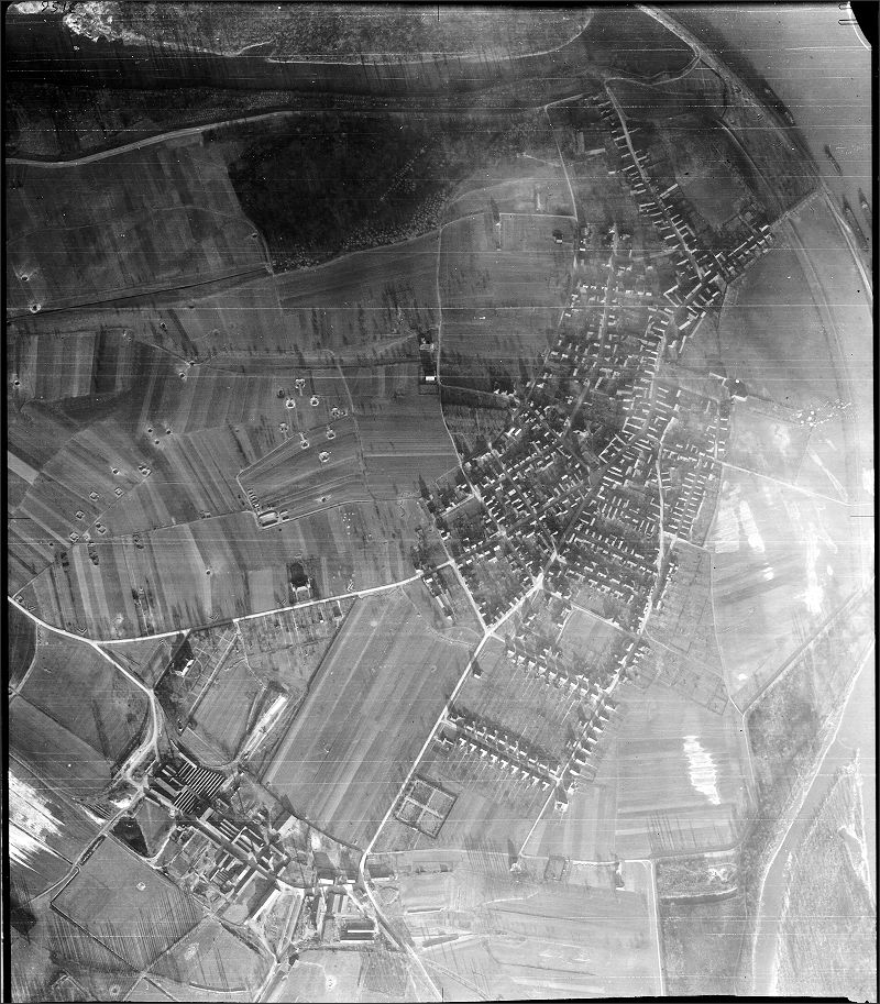 Altrip aus der Luft - Aufnahme der Alliierten Luftaufklärung vom 26. Dezember 1944, also 4 Tage vor dem schrecklichen Luftangriff.