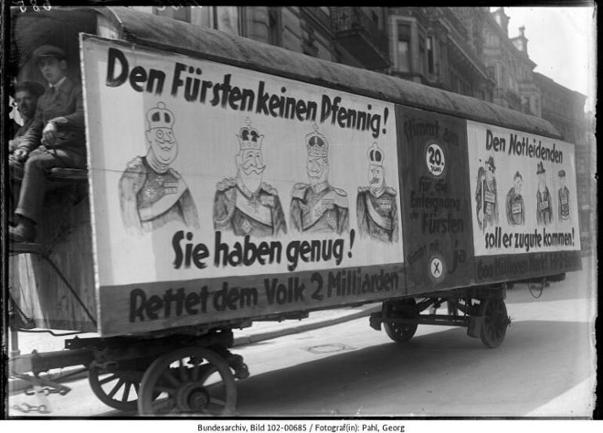 Werbung für ein Ja beim Volksentscheid zur Fürstenenteignung, Juni 1926 (Quelle: Bundesarchiv, Bild 102-00685 / Pahl, Georg)