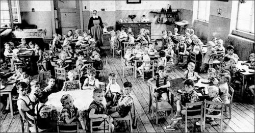 Fototermin im Altriper Kindergartens im Jahr 1958.