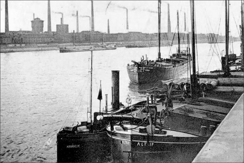 Heimathafen Altrip: Der Name ist bei dem Schiff rechts deutlich zu lesen. Das Bild stammt von einer Ansichtskarte aus dem Jahr 1907.